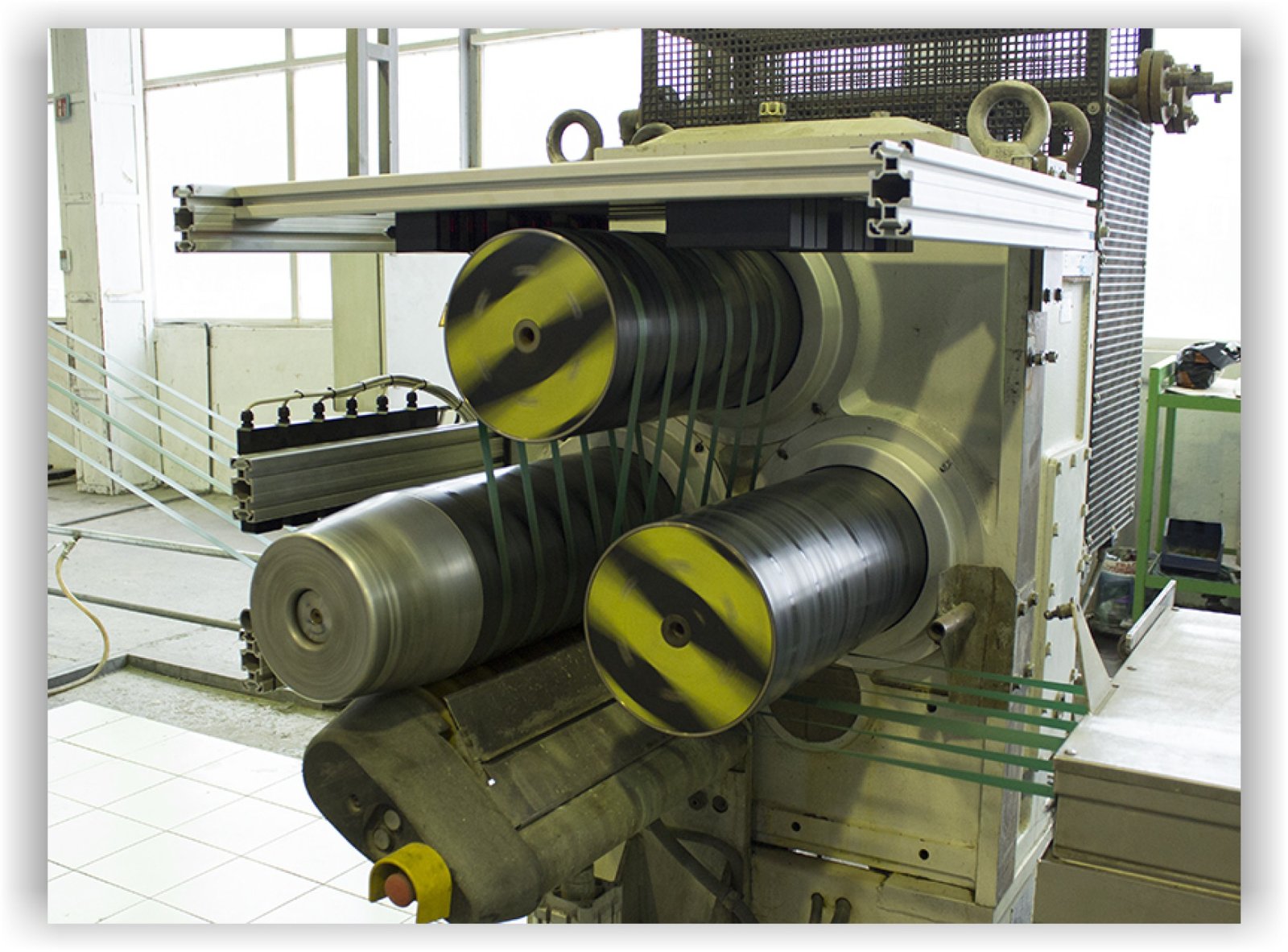 RIFTEK Automated System for Tapes Geometry Measurement — side view — RIFTEK — Laser Measurement Systems